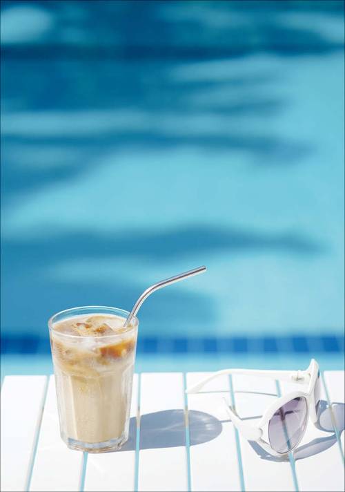 커피 속 카페인은 항이뇨호르몬 생성을 억제한다. 신장의 수분 흡수를 방해해 소변량은 늘고 갈증은 심해진다. (게티이미지뱅크 제공)