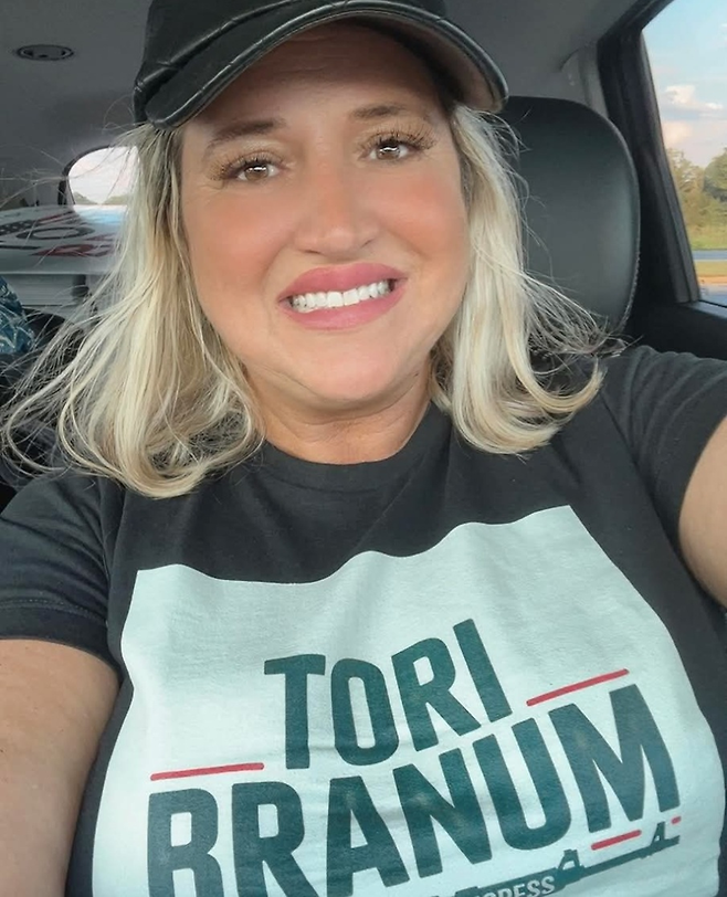 미국 조지아주 한국 공장을 신고했다고 밝힌 미 공화당 소속 정치인 토리 브래넘. 토리 브래넘 SNS 캡처