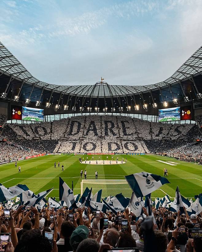 다니엘 레비 전 토트넘 회장의 재임 기간 최대 업적 중 하나는 손흥민 영입 이외에 토트넘 홋스퍼 스타디움 건립이다. 사진출처｜토트넘 홋스퍼 페이스북