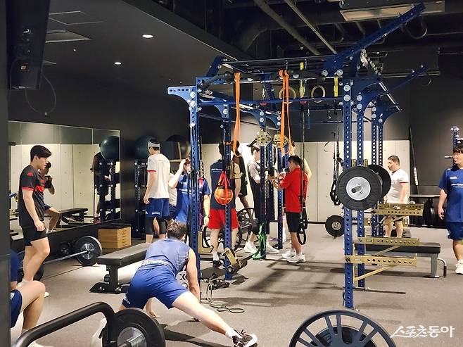 현대모비스 선수단은 다가오는 시즌 약체 평가를 뒤집고자 구슬땀을 흘리고 있다. 스포츠동아DB