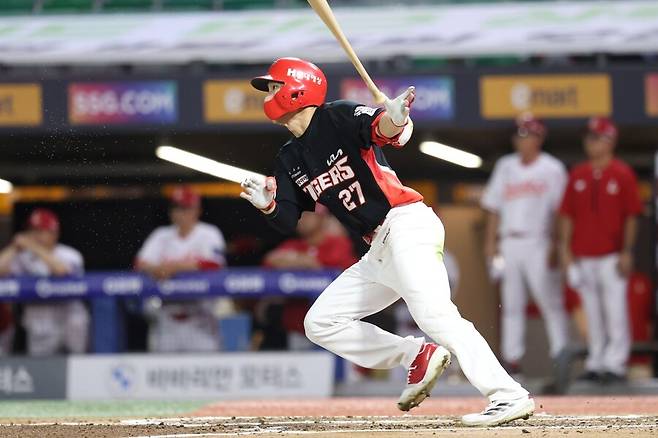 ▲ 올해 성적을 내년 규정타석으로 이어 갈 수 있다면 김호령은 그 자체로도 유력한 골든글러브 후보가 된다 ⓒKIA타이거즈