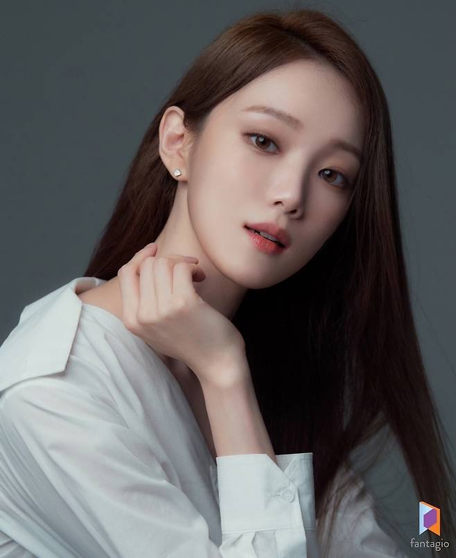 이성경. 사진|판타지오