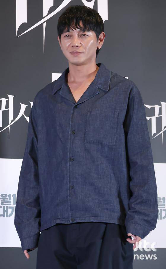 9일 오후 서울 CGV 용산아이파크몰에서 영화 '귀시' 언론시사회가 열렸다. 홍원기 감독, 배우 유재명, 문채원, 서영희, 원현준, 솔라, 차선우, 배수민, 서지수, 손주연이 참석했다. 박세완 엔터뉴스팀 기자 park.sewan@jtbc.co.kr