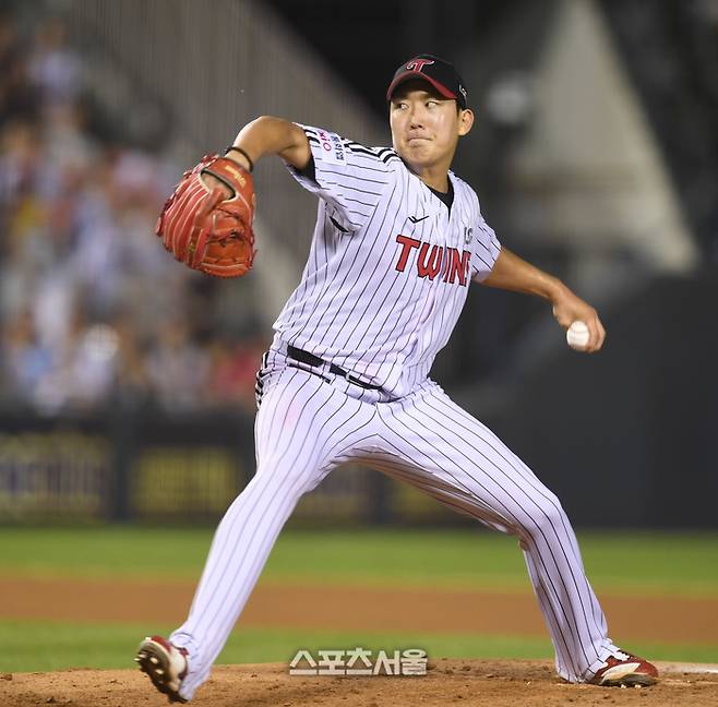 LG 선발투수 손주영이 20일 서울 잠실구장에서 열린 2025 KBO리그 롯데와 경기에서 역투하고 있다. 잠실 | 최승섭기자 thunder@sportsseoul.com
