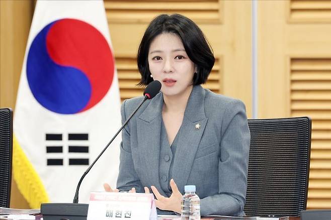 배현진 국민의힘 의원이 9일 오전 의원회관 제1세미나실에서 열린 '잘나갔단 아역배우 그 많던 소득은 어디로 갔을까' 미성년 연예인 소득보장법 공청회에서 인사말을 하고 있다. ⓒ데일리안 홍금표 기자