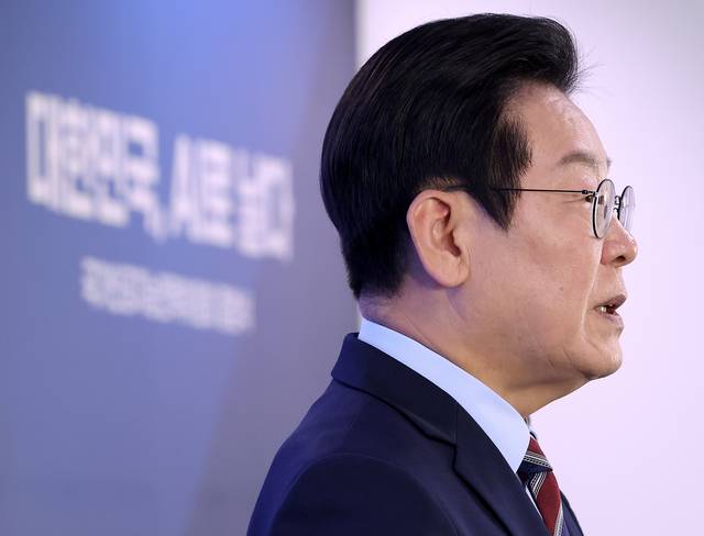 이재명 대통령이 8일 서울 중구 서울스퀘어에서 열린 국가인공지능(AI) 전략위원회 출범식에서 발언하고 있다. 연합뉴스