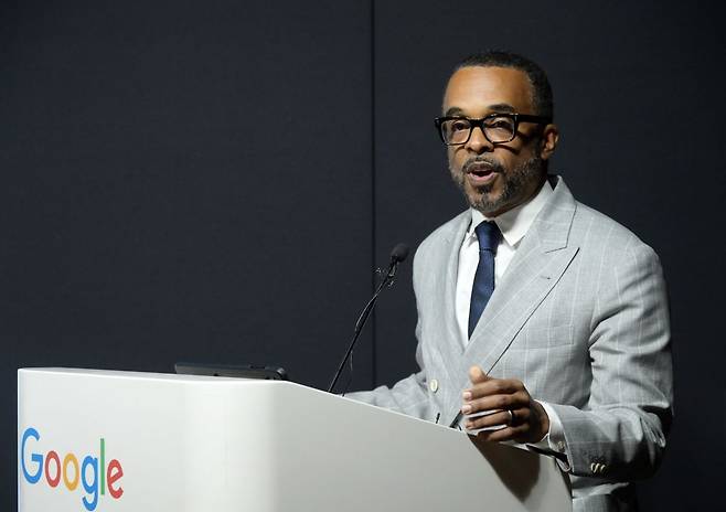 크리스 터너 구글 대외협력 정책 지식 및 정보 부문 부사장이 9일 서울 강남구 삼성동 구글 스타트업 캠퍼스에서 정밀지도 반출 논란에 대해 설명하고 있다. 구글 제공.