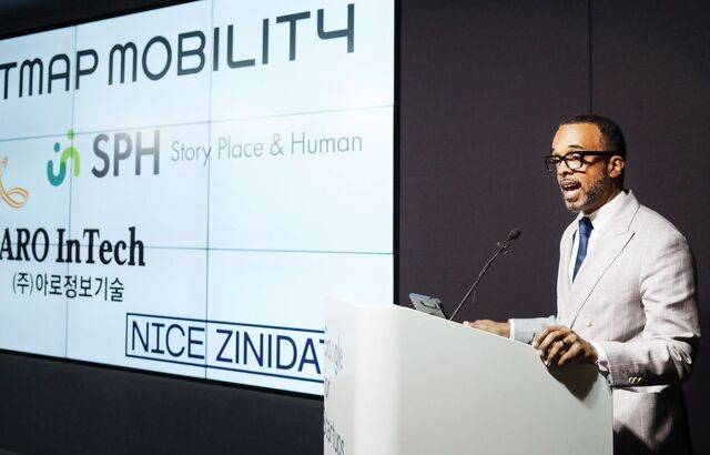 크리스 터너 구글 지식·정보담당 부사장이 9일 서울 강남구 구글 스타트업 캠퍼스에서 열린 기자간담회에서 정밀지도 반출 필요성을 주장하고 있다. 연합뉴스