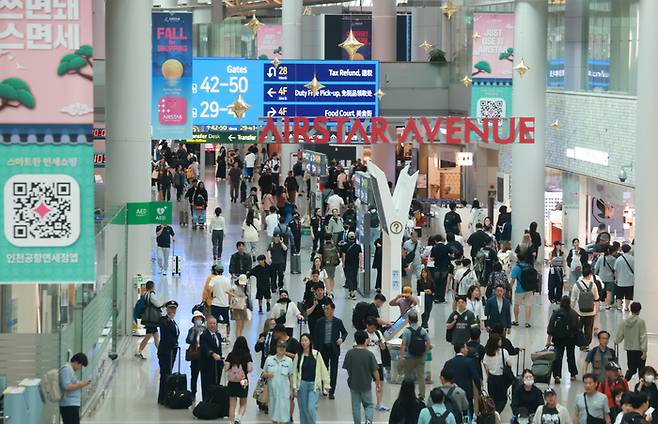 9일 인천국제공항 제1여객터미널 면세점의 모습. [사진 = 뉴스1]