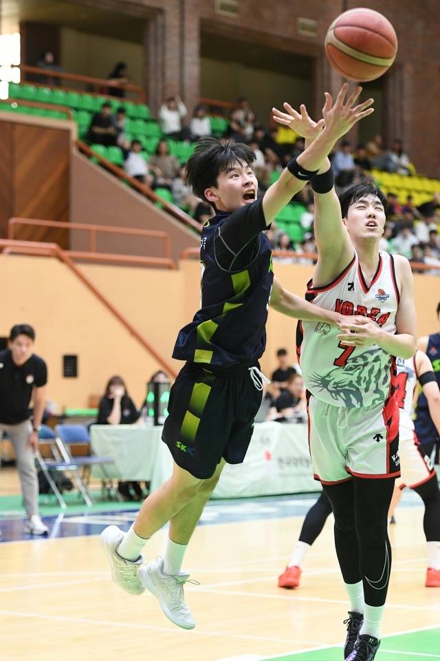 강동희 감독의 아들 강성욱, 그는 분명 뛰어난 농구 재능을 가지고 있다. 사진=대학농구연맹 제공