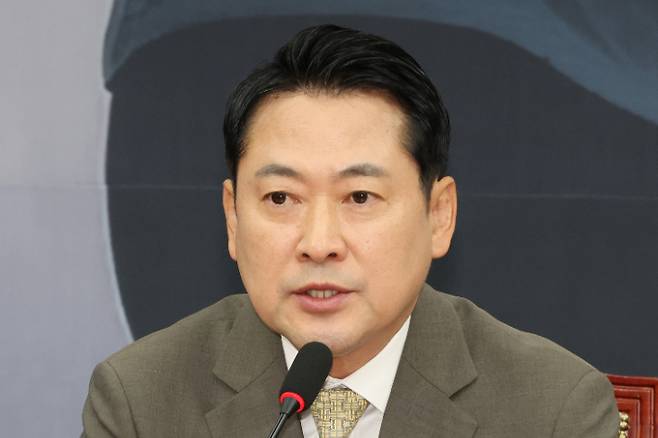 국민의힘 장동혁 대표가 9일 서울 여의도 국회에서 더불어민주당 정청래 대표의 본회의 교섭단체대표 연설에 대해 비판하고 있다. 연합뉴스