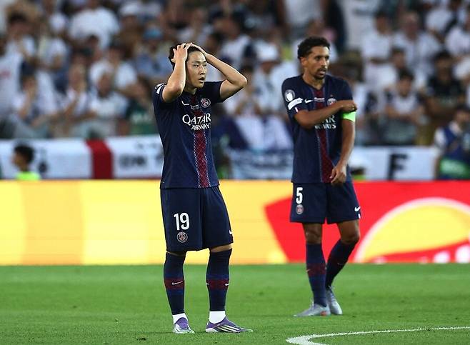 ▲ 이강인은 올 시즌 리그앙에서 단 1경기 선발 출전에 그쳤다. 나머지는 모두 교체 투입이었고, 툴루즈 원정(3라운드)에서는 아예 결장했다. 올 시즌 공식전 4경기 중 3경기에 나섰지만, 평균 출전 시간은 31분에 불과하다. 특히 최근 리그 2경기에서는 벤치 대기 끝에 1경기에서는 9분만을 소화했고, 1경기에서는 그라운드를 밟지 못했다. ⓒ 연합뉴스/REUTERS