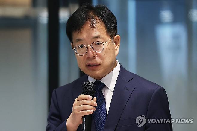 간담회하는 강정원 국립한글박물관장 (서울=연합뉴스) 강민지 기자 = 강정원 국립한글박물관 관장이 9일 서울 용산구 국립중앙박물관 식당에서 오찬 간담회를 하고 있다. 2025.9.9 mjkang@yna.co.kr