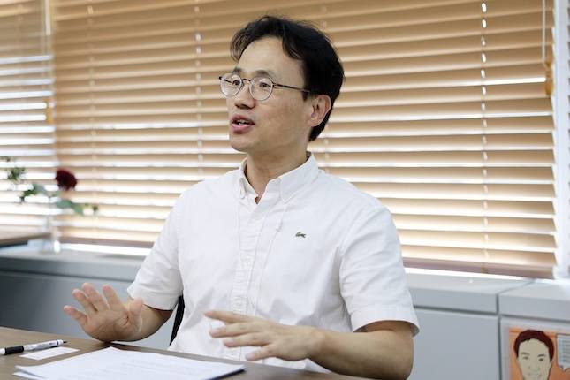 신양균 SK스토아 경영전략본부장 겸 AI커머스 TF장이 SK스토아의 A커머스 전략에 대해 설명하고 있다. / 사진=SK스토아