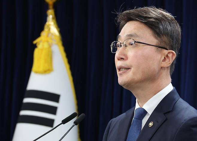 류제명 과학기술정보통신부 2차관이 10일 서울 종로구 정부서울청사에서 KT 고객 무단 소액결제 침해사고 관련 브리핑을 하고 있다. 2025.09.10 뉴시스