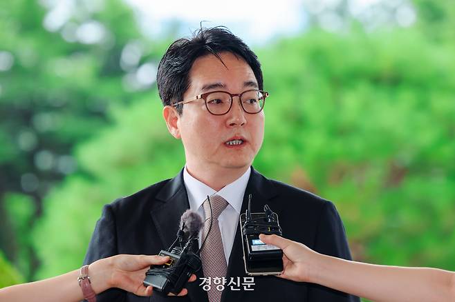 심우정 전 검찰총장이 지난 7월2일 자신의 퇴임식이 열리는 서울 서초구 대검찰청 청사로 출근하고 있다. 이준헌 기자