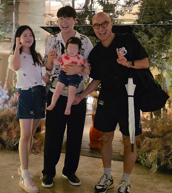 최근 35㎏ 감량을 알린 방송인 박수홍 아내 김다예가 홀쭉한 몸매를 자랑했다. /사진=김다예 인스타그램