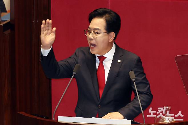 10일 서울 여의도 국회에서 열린 제429회국회(정기회) 제3차 본회의에서 국민의힘 송언석 원내대표가 교섭단체대표연설을 하고 있다. 윤창원 기자