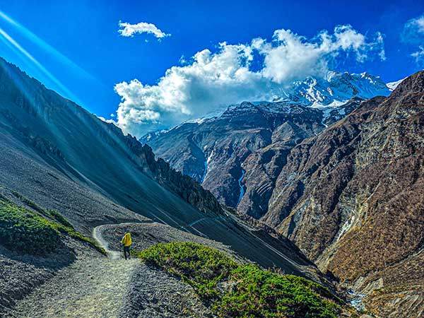 안나푸르나 서킷 트레킹은 늘 시선 양끝에 안나푸르나와 틸리초 히말을 두고 걷게 된다.