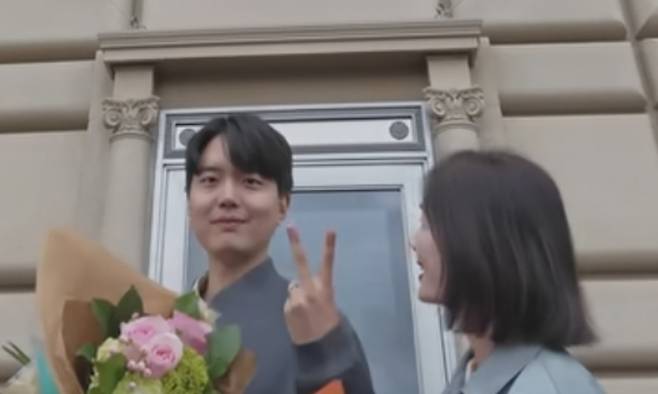 오연수(오른쪽)과 그의 첫째 아들. 유튜브 채널 ‘오연수’ 캡처