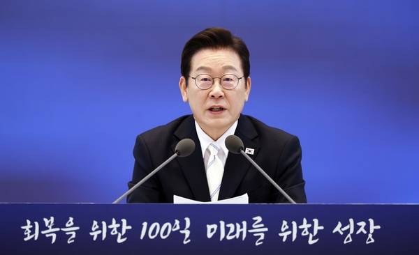 이재명 대통령이 11일 청와대 영빈관에서 열린 취임 100일 기자회견 ‘회복을 위한 100일, 미래를 위한 성장’에서 발언하고 있다. 2025.9.11 /연합뉴스