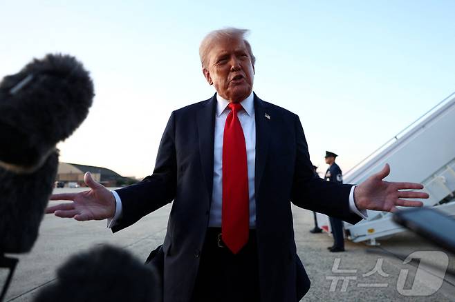 7일(현지시간) 도널드 트럼프 미국 대통령이 메릴랜드주 앤드루스 합동기지에서 취재진 질문에 답하고 있다. 2025.09.07 ⓒ 로이터=뉴스1 ⓒ News1 김지완 기자