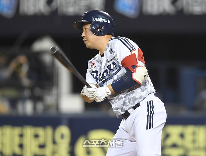 두산 양의지가 10일 서울 잠실구장에서 열린 2025 KBO리그 LG와 경기 3회말 2사1루 좌전안타를 치고 있다. 잠실 | 최승섭기자 thunder@sportsseoul.com