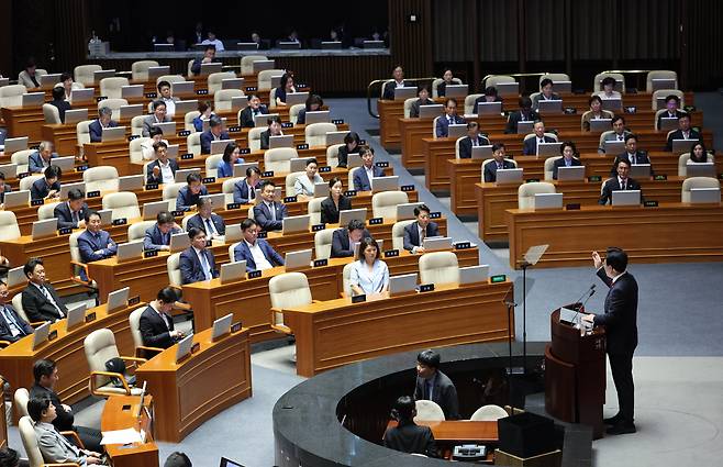 송언석 국민의힘 원내대표가 10일 오전 서울 여의도 국회에서 열린 제249회국회(정기회) 제3차 본회의에서 교섭단체 대표연설을 하고 있다.뉴시스