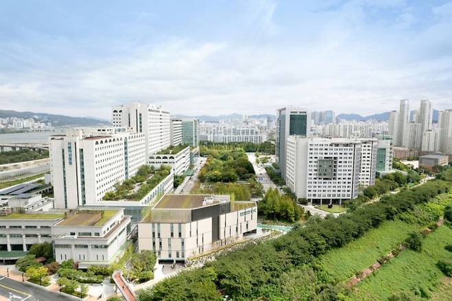 6개 임상 분야에서 세계 톱10 병원으로 꼽힌 서울아산병원 전경. 서울아산병원 제공.