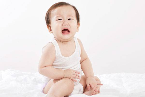 아기가 단순히 기분이 안 좋을 때와 고통을 느낄 때의 울음소리를 사람들이 본능적으로 구분하고 반응한다는 연구 결과가 나왔다./사진=게티이미지뱅크