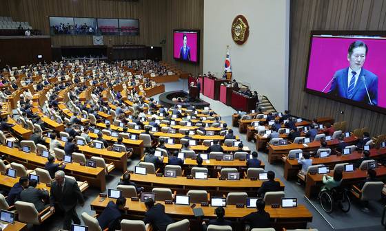 정청래 더불어민주당 대표가 9일 국회 본회의장에서 교섭단체 대표연설을 하고 있다. 임현동 기자.