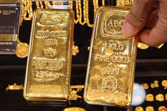 사진은 서울 종로구 한쥬얼리에 놓인 골드바. 연합뉴스