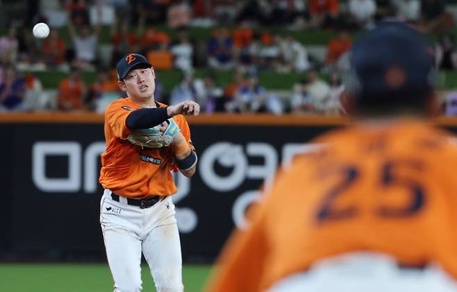 한화 이글스 내야수들이 맹활약하며 선의의 경쟁을 하고 있다. 사진은 한화에서 활약 중인 하주석의 모습. /사진=뉴스1