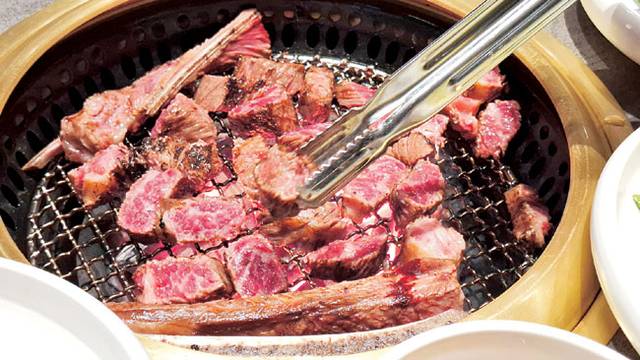 송도갈비의 숙성 생갈비구이.