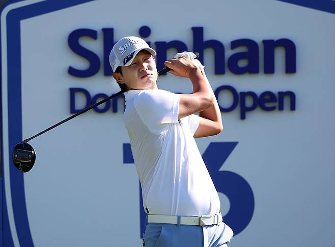 11일 인천 잭 니클라우스 골프클럽 코리아(파72)에서 열린 제41회 신한동해오픈 1라운드 16번 홀에서 티샷하는 양지호. (사진=KPGA 제공). 2025.09.11. *재판매 및 DB 금지