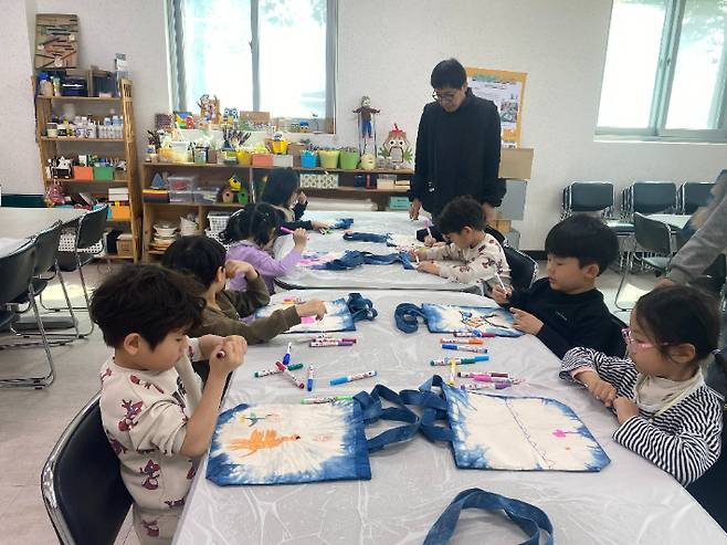 광양 섬진강 끝들 마을-천연 염색 체험. 전라남도 제공