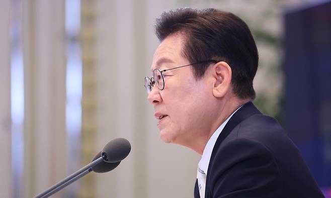 이재명 대통령이 11일 청와대 영빈관에서 열린 취임 100일 기자회견 '회복을 위한 100일, 미래를 위한 성장'에서 발언하고 있다. 대통령실통신사진기자단