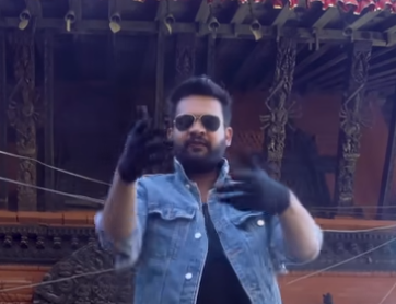 발리단 뮤직비디오 속 샤 시장. 출처=발렌드라 샤 유튜브 캡쳐