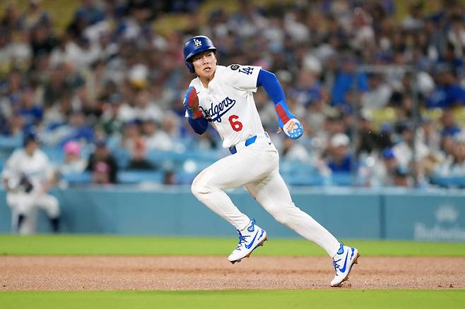 다저스 김혜성이 8일 미국 캘리포니아주 다저스 스타디움에서 열린 2025 메이저리그(ML) 정규시즌 콜로라도전에서 2루로 달리고 있다. 사진 | Imagn Images 연합뉴스