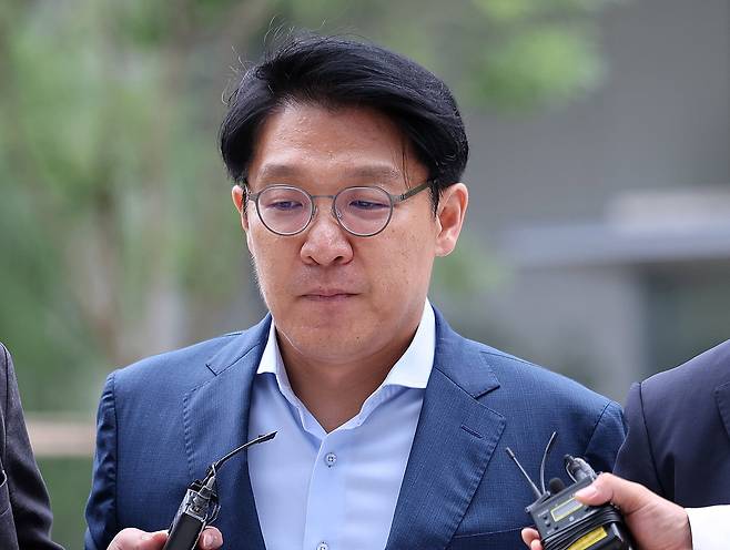 김상민 전 부장검사가 지난 9일 서울 종로구 광화문에 마련된 김건희 특검팀 사무실에 조사를 받기 위해 출석하는 모습./뉴스1