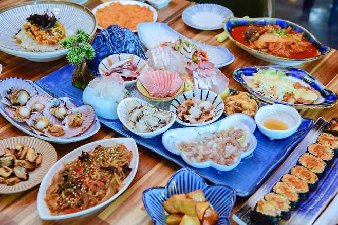경남 통영에서 맛볼 수 있는 다찌집 상차림