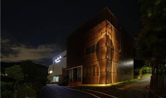 빛의 연주로 광주요 정체성을 나타냄