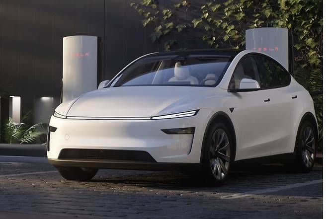 테슬라 위상이 유럽에서 추락하고 있다. 사진은 한국에서 인기높은 테슬라 모델Y [사진출처=테슬라]