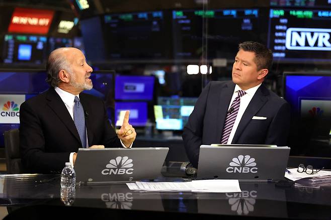 하워드 러트닉 미국 상무장관이 11일(현지시간) 뉴욕증권거래소(NYSE)에서 CNBC와 인터뷰하고 있다. [로이터 = 연합뉴스]