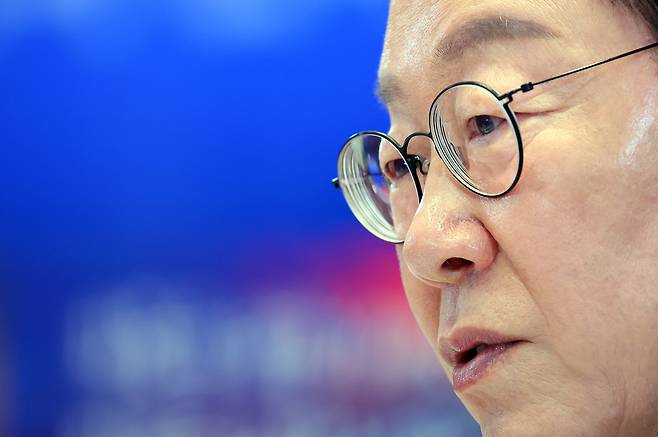 이재명 대통령이 11일 청와대 영빈관에서 열린 취임 100일 기자회견 ‘회복을 위한 100일, 미래를 위한 성장’에서 발언하고 있다. [연합]