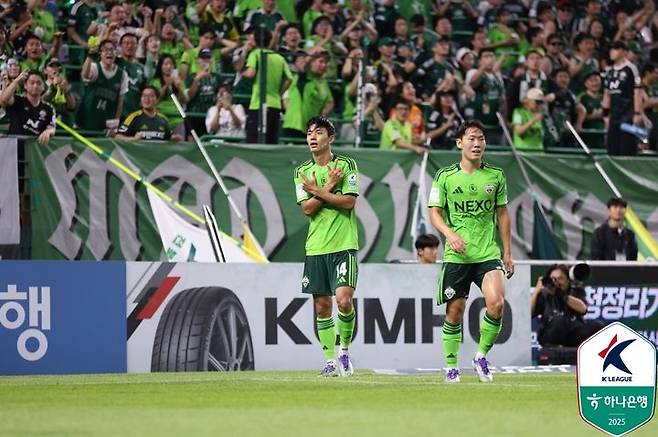 [서울=뉴시스] 프로축구 K리그1 전북현대의 전진우. (사진=한국프로축구연맹 제공) *재판매 및 DB 금지