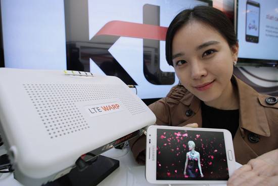 2012년 글로벌 통신전시회 MWC(모바일 월드 콩그레스)에서 선보인 KT 펨토셀