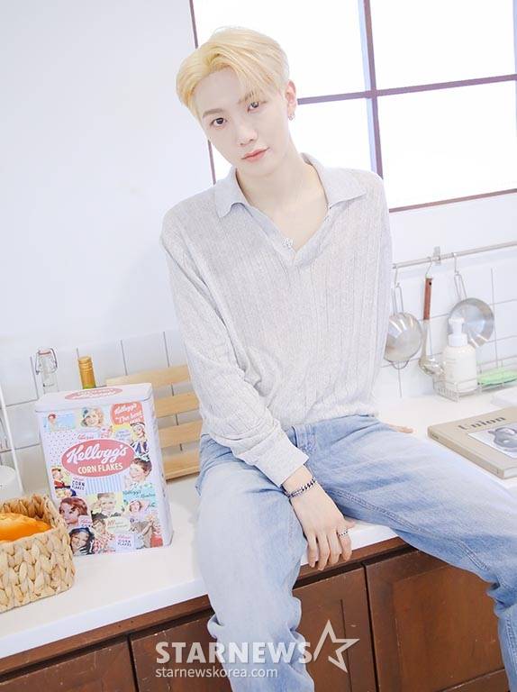 올아워즈(ALL(H)OURS) 현빈, '금빛 잘생김' [★포토]