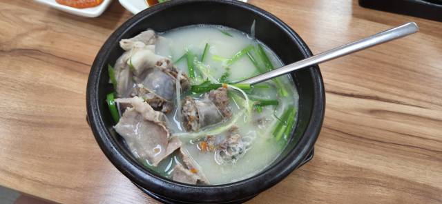 김해 ‘3형 돼지국밥’ 순대국밥.