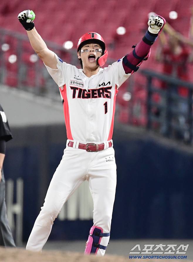 9회말 2사 1, 2루. 승부를 원점으로 돌리는 1타점 동점 적시타 날린 박찬호.